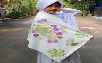 UJIAN PRAKTEK SEKOLAH MEMBUAT TAPLAK MEJA METODE ECO PRINT